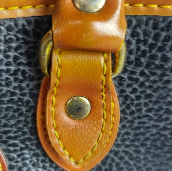 Dooney & Bourke Large Black Pebbled Tan  Leather Doctors Satchel Hand Bag - Picture 4 of 16